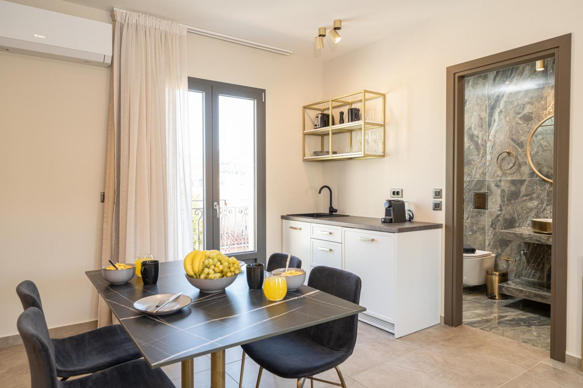 Kantada Central Suite อาร์กอสโตลี ภายนอก รูปภาพ